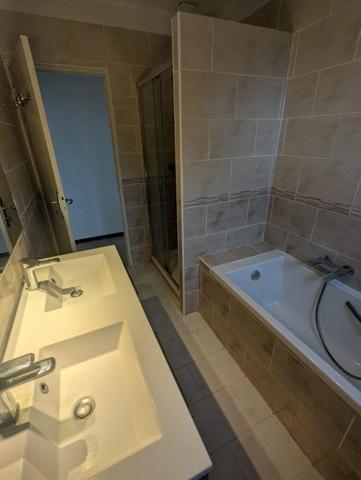 Maison à vendre 8 pièces - 2 Appartements indépendants - Campagne proche centre village