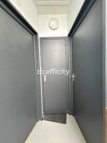 Immeuble
        
        - 212 m² Exclusivité 650 000 € *