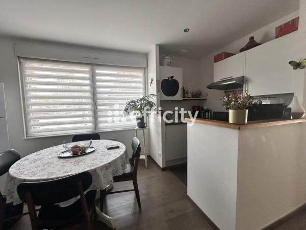 Immeuble
        
        - 212 m² Exclusivité 650 000 € *