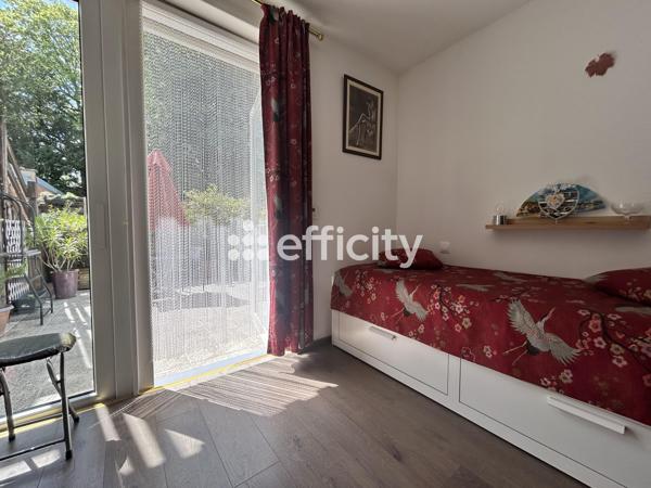 Immeuble
        
        - 212 m² Exclusivité 650 000 € *