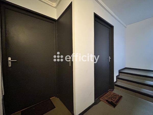 Immeuble
        
        - 212 m² Exclusivité 650 000 € *