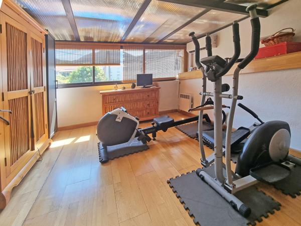 Maison
         5 pièces
        - 131 m² 389 000 € *