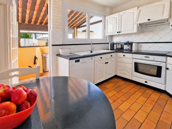 Maison
         5 pièces
        - 131 m² 389 000 € *