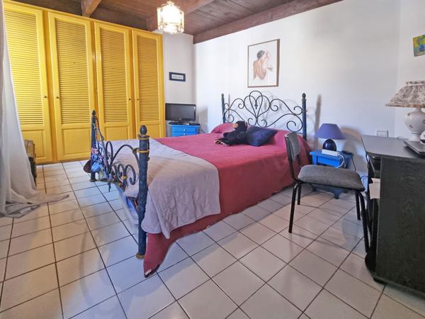 Maison
         5 pièces
        - 131 m² 389 000 € *
