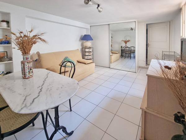 Maison
         5 pièces
        - 131 m² 389 000 € *