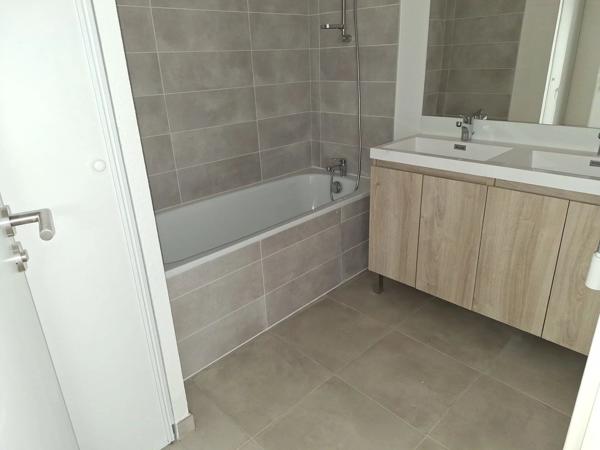 Vente                                                      Appartement
                        
                                         63 m2                     à Perpignan