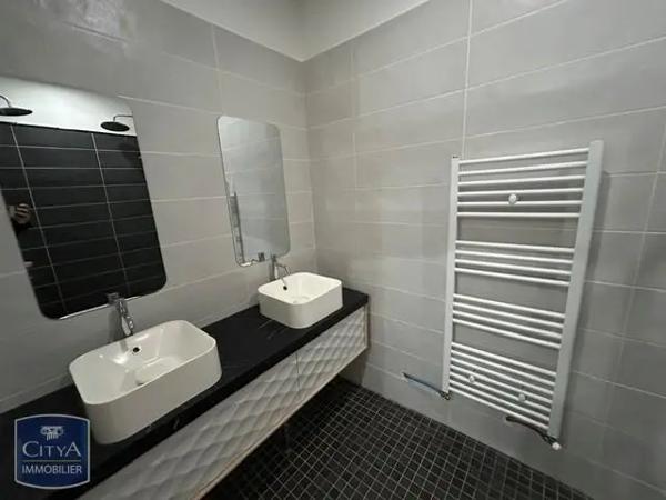 Appartement à louer 2 pièces 74.79m² Nantes (44000)