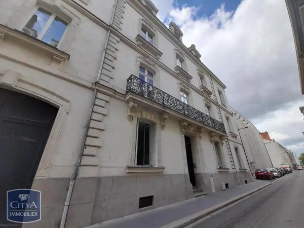 Appartement à louer 2 pièces 74.79m² Nantes (44000)