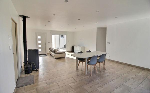 Maison à vendre    6 pièces •  Montceau-les-Mines