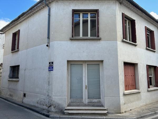 Maison
         4 pièces
        - 140 m² Exclusivité 201 000 € *
