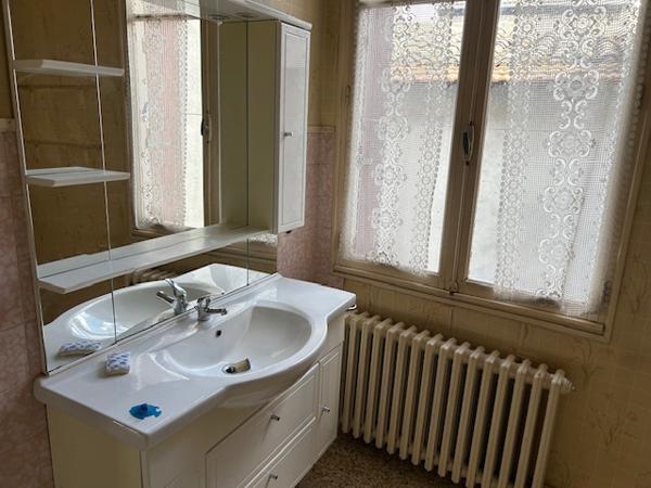 Maison
         4 pièces
        - 140 m² Exclusivité 201 000 € *