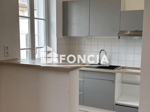 Location Appartement 3 pièces 47.19 m² - 6 PLACE DU MARCHE Crecy-la-chapelle 77580