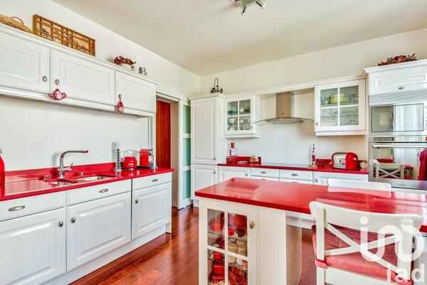 Duplex 6 pièces de 130 m² à Bougival (78380)