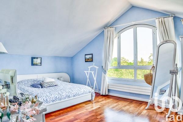 Duplex 6 pièces de 130 m² à Bougival (78380)