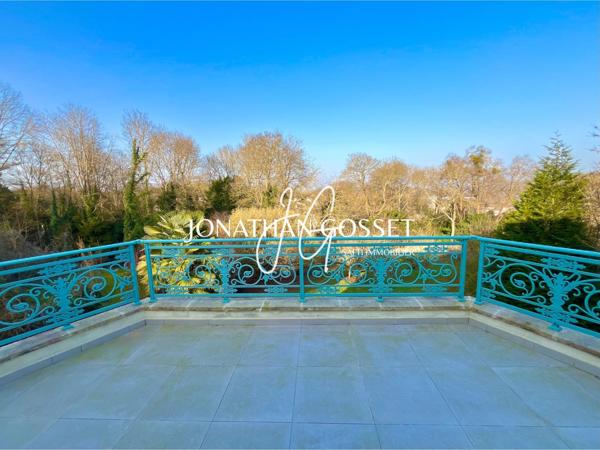 Hardicourt: Maison de maître - 10 pcs - 6ch avec sous sol total et magnifique jardin avec piscine