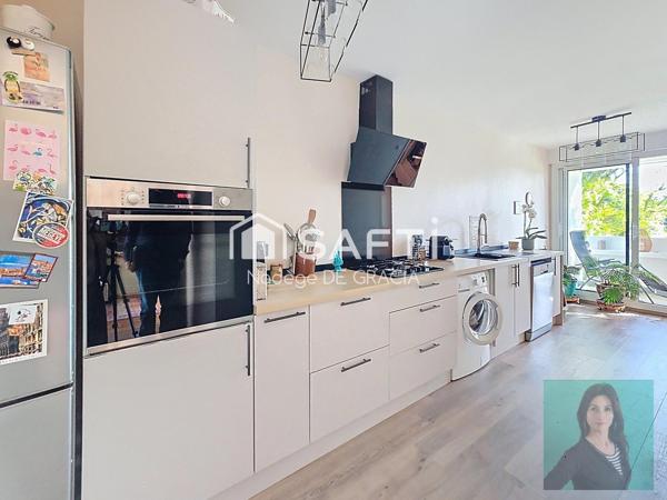 Grand appartement T3bis /4 centre castanet avec cellier + parking