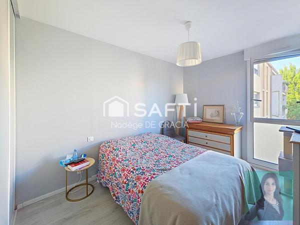 Grand appartement T3bis /4 centre castanet avec cellier + parking