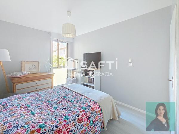 Grand appartement T3bis /4 centre castanet avec cellier + parking