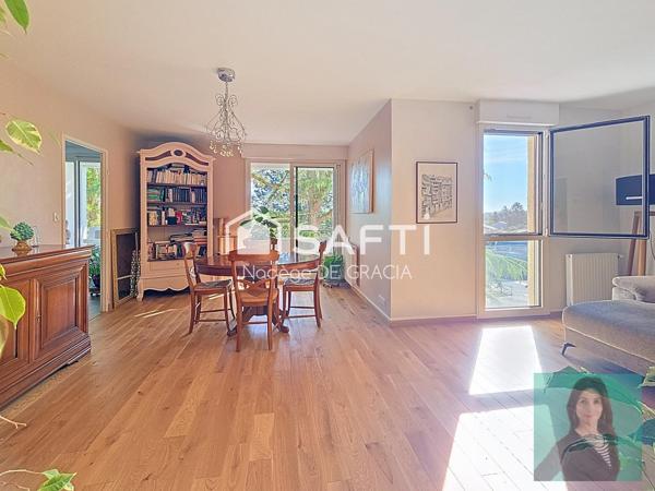 Grand appartement T3bis /4 centre castanet avec cellier + parking