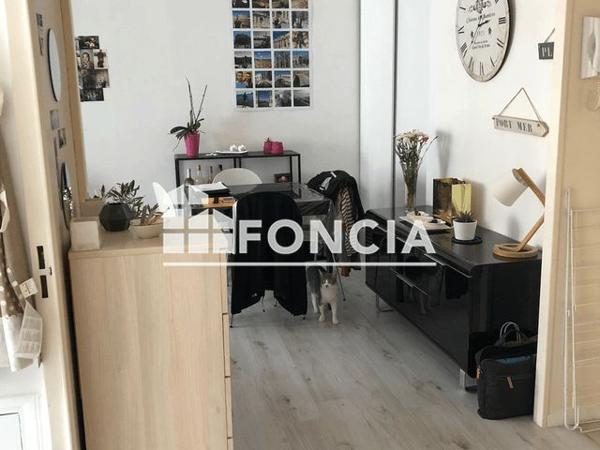 Location Appartement 2 pièces 47.74 m² - 3 PLACE DES COLOMBES Rennes 35000