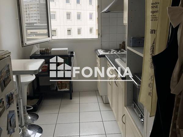 Location Appartement 2 pièces 47.74 m² - 3 PLACE DES COLOMBES Rennes 35000