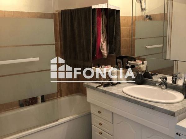 Location Appartement 2 pièces 47.74 m² - 3 PLACE DES COLOMBES Rennes 35000