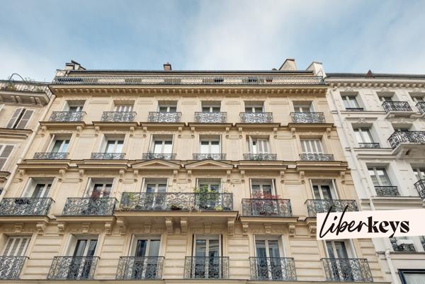 Chambre de service 8 m² Pigalle Paris 9 – Équipée, rénovée, clé en main