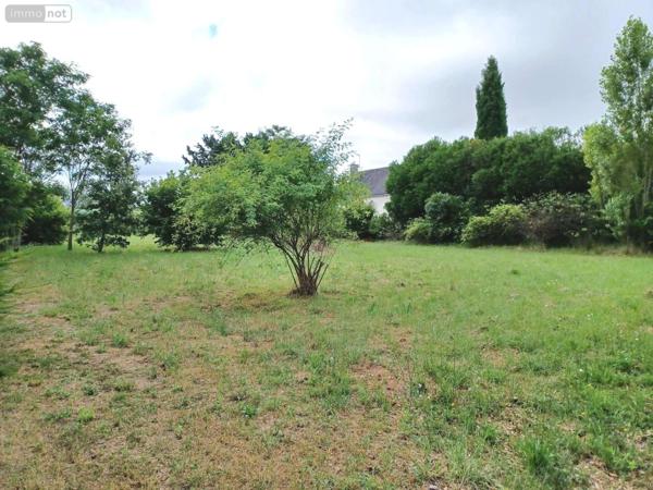 Terrain à Batir à vendre à Chinon dans l'Indre-et-Loire (37500), ref : 094/977