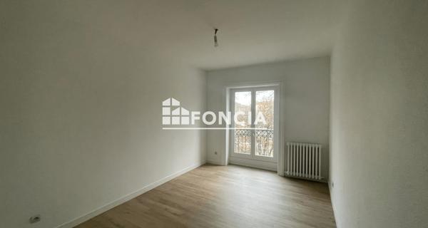 Location Appartement 5 pièces 123.75 m² - Saint-étienne 42000