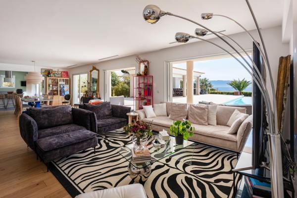 Route des Sanguinaires villa de prestige de 300m² avec piscine vue mer Ajaccio (20000)
