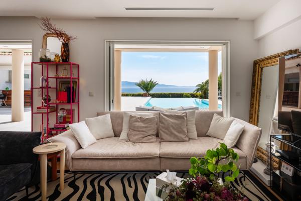 Route des Sanguinaires villa de prestige de 300m² avec piscine vue mer Ajaccio (20000)