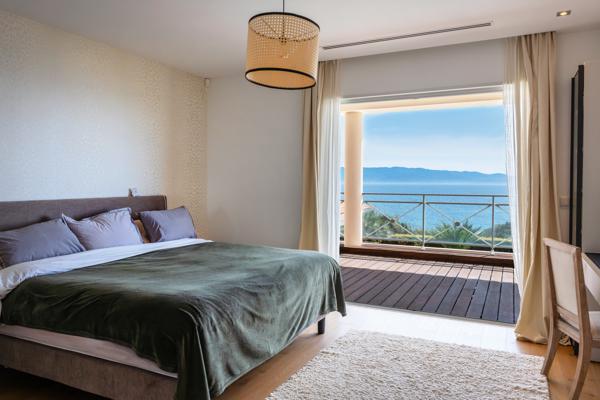 Route des Sanguinaires villa de prestige de 300m² avec piscine vue mer Ajaccio (20000)