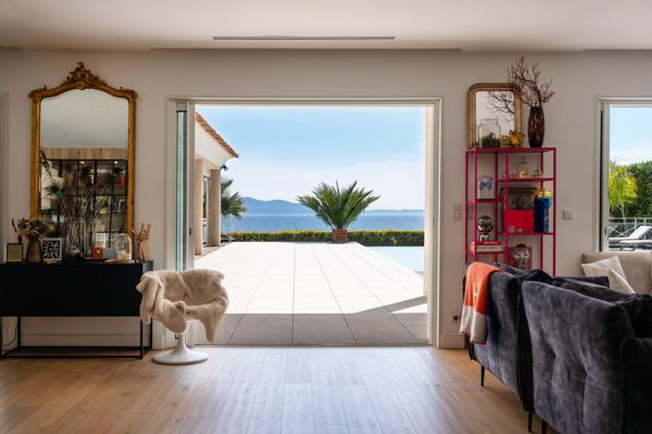 Route des Sanguinaires villa de prestige de 300m² avec piscine vue mer Ajaccio (20000)