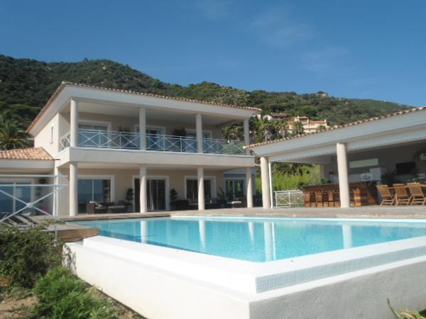 Route des Sanguinaires villa de prestige de 300m² avec piscine vue mer Ajaccio (20000)