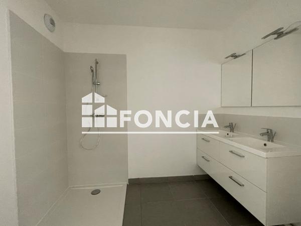 Location Appartement 3 pièces 65.89 m² - LE NEWPORT - 741 COURS TOUSSAINT MERLE La Seyne Sur Mer 83500