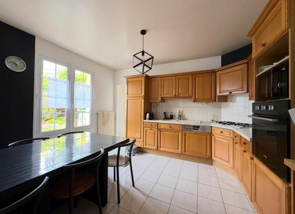 Maison à MALESTROIT, 56140 - 6 pièces 142m²