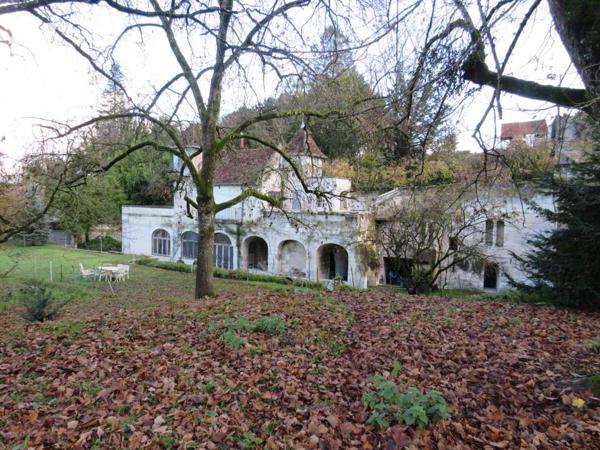 Propriété atypique centre Loches