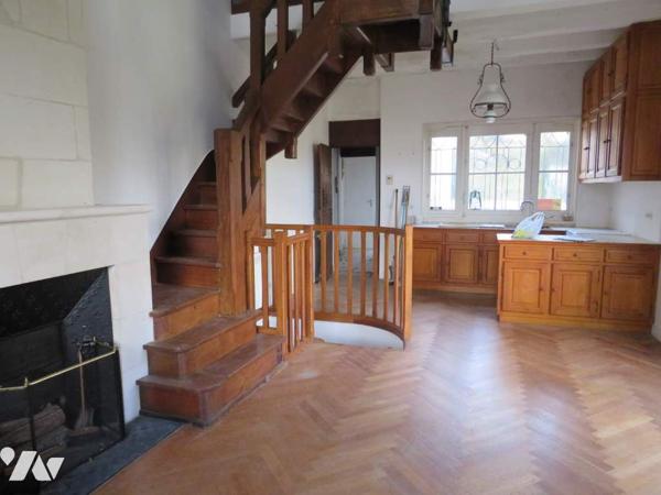 Propriété atypique centre Loches