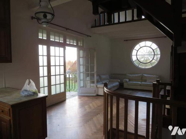 Propriété atypique centre Loches