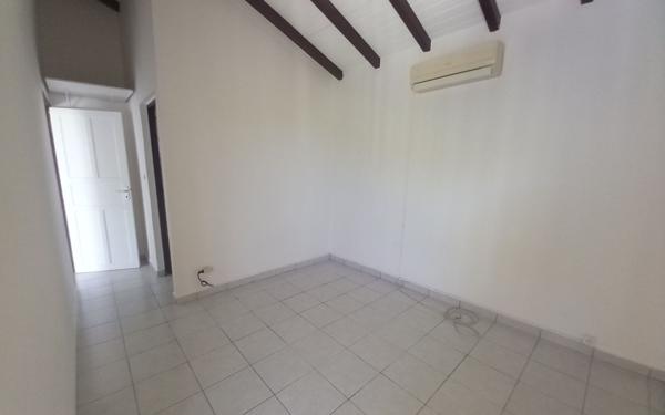 Appartement à louer    3 pièces • 70,67 m2 Le Gosier