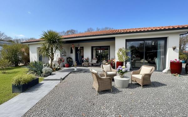 Maison à vendre    6 pièces •  Narrosse