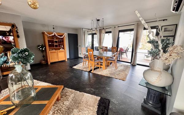 Maison à vendre    6 pièces •  Narrosse