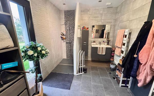 Maison à vendre    6 pièces •  Narrosse