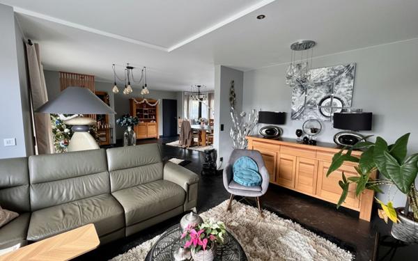 Maison à vendre    6 pièces •  Narrosse