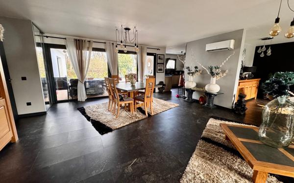 Maison à vendre    6 pièces •  Narrosse