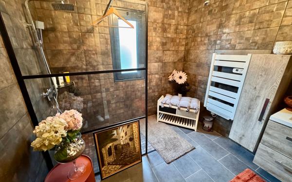 Maison à vendre    6 pièces •  Narrosse