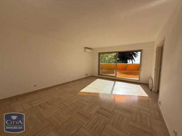 Appartement à louer 2 pièces 58.09m²