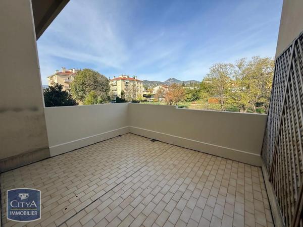 Appartement à louer 2 pièces 58.09m²