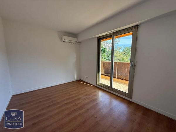 Appartement à louer 2 pièces 58.09m²