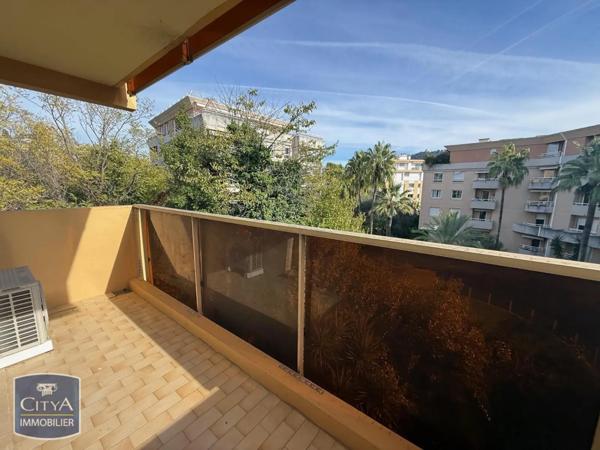 Appartement à louer 2 pièces 58.09m²